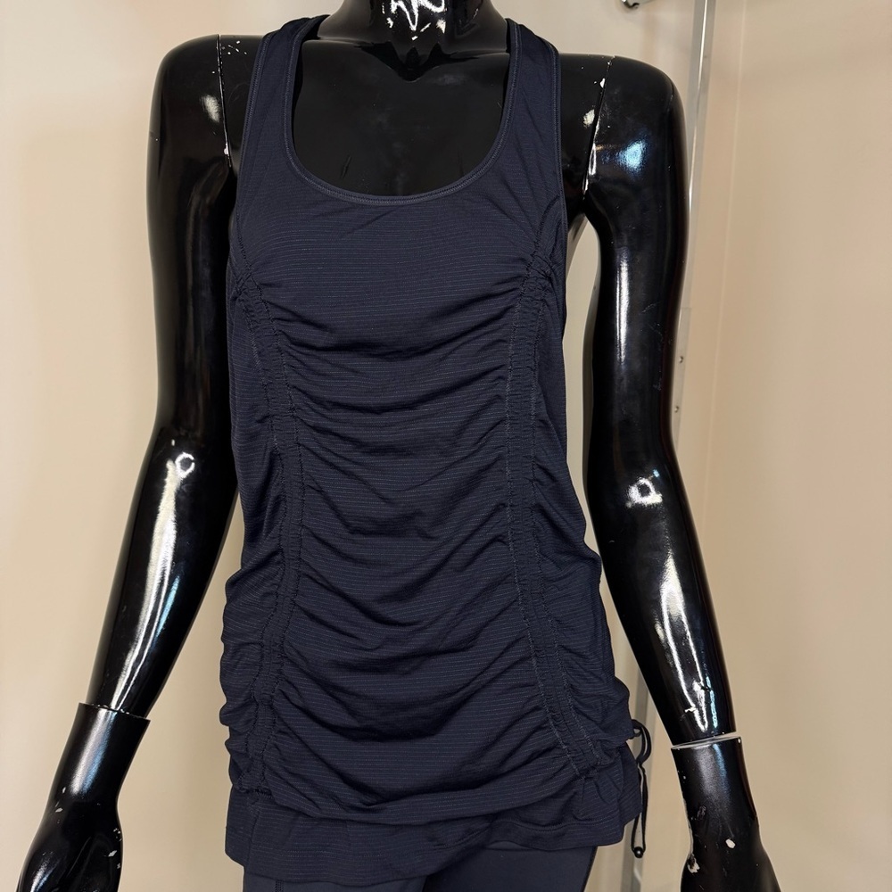 Lululemon Scrunch Back Clinch Waistband Racerback Tank – Black Stripe, Size 6